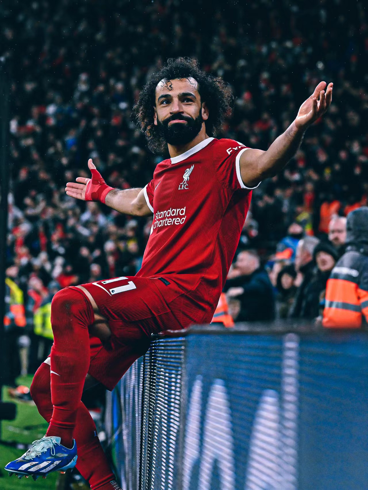 Salah breekt record, Liverpool begint het nieuwe jaar goed